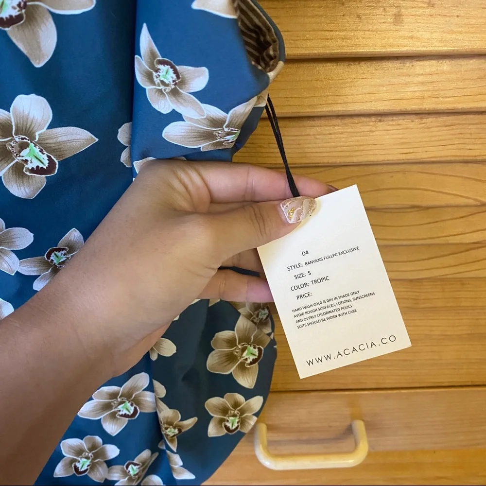 Acacia Tropic Banyan One Piece - Picture 4 of 5